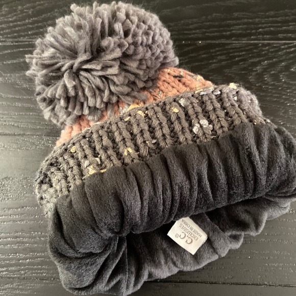 C.C Exclusive Gray & Denim Lined Beanie w/Pom Pom - Picture 7 of 8